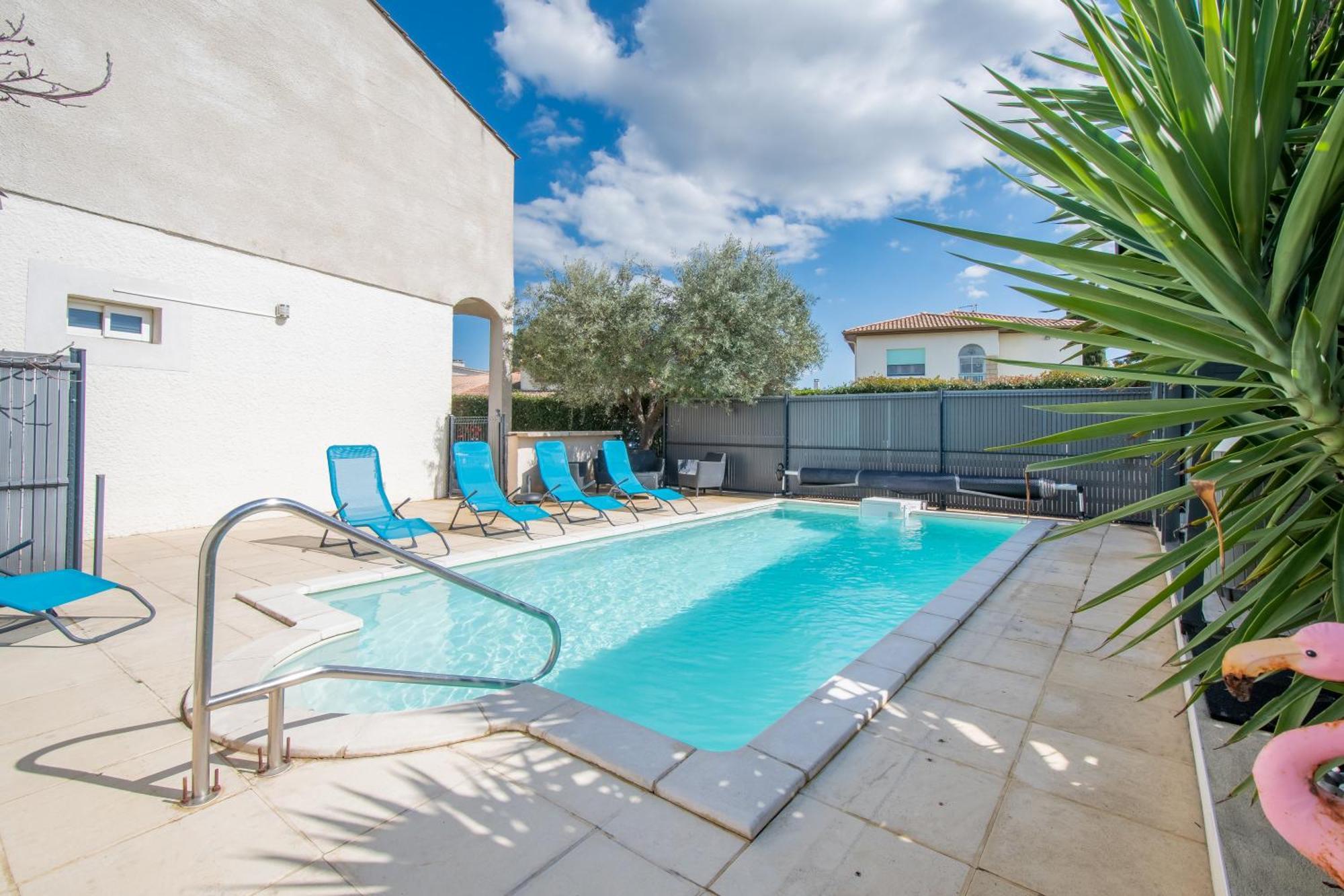 GuestHouse La Costière - logements indépendants - espace piscine jacuzzi Lunel  Exterior foto