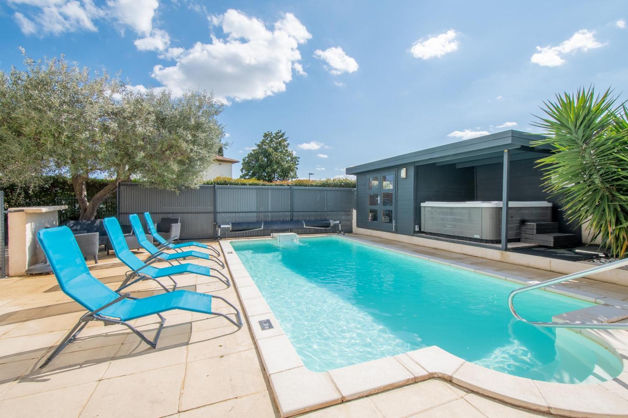 GuestHouse La Costière - logements indépendants - espace piscine jacuzzi Lunel  Exterior foto