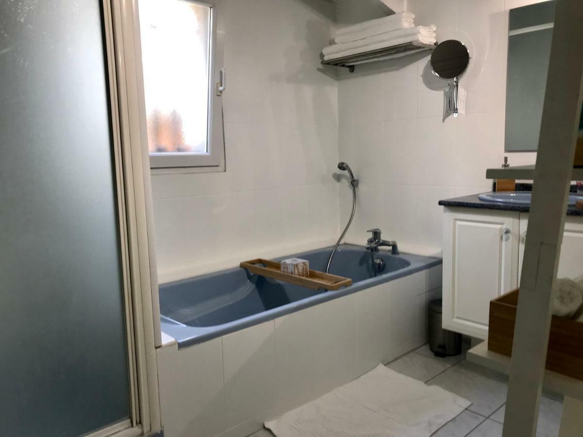 GuestHouse La Costière - logements indépendants - espace piscine jacuzzi Lunel  Exterior foto